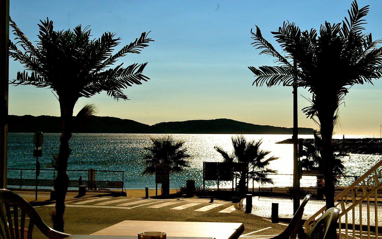 Hôtel Les Alizés Cavalaire-sur-Mer Exterior foto